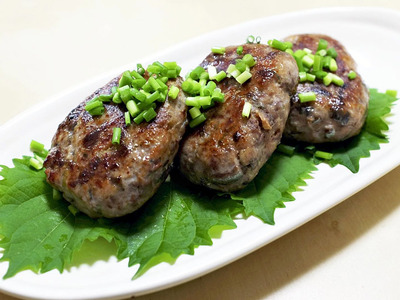 サンマの旨味がぎゅっと詰まった「さんまポーポー焼き」