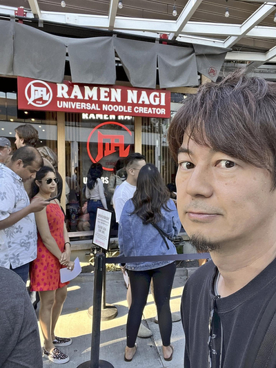 アメリカの大人気ラーメン店、並んでますよ（笑）