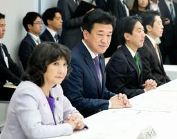 　給与関係閣僚会議に臨む木原官房長官（左から２人目）ら＝１１日午前、首相官邸